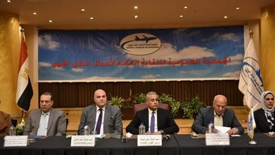 شحاتة للنقابيين: توعية العمال بحقوقهم وواجباتهم ضرورة.. وهدفنا الحفاظ على مصالح طرفي العمل 