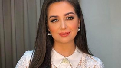 إشراقة الأسود.. تألق هبة مجدي في إطلالة كاجوال تجذب الأنظار