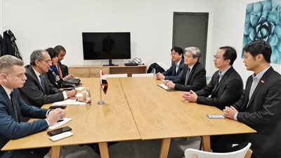 وزير الاتصالات يعقد مباحثات فرص التعاون في عدد من المجالات