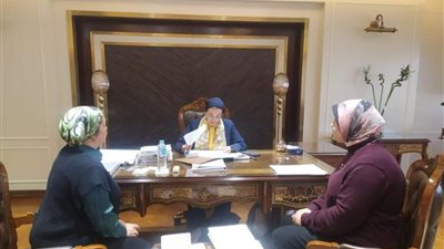 وزيرة البيئة تعقد اجتماعًا لمناقشة عدد من الملفات الهامة