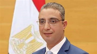 محافظ الفيوم يوقع عقد إنشاء أول مصنع أجنبي