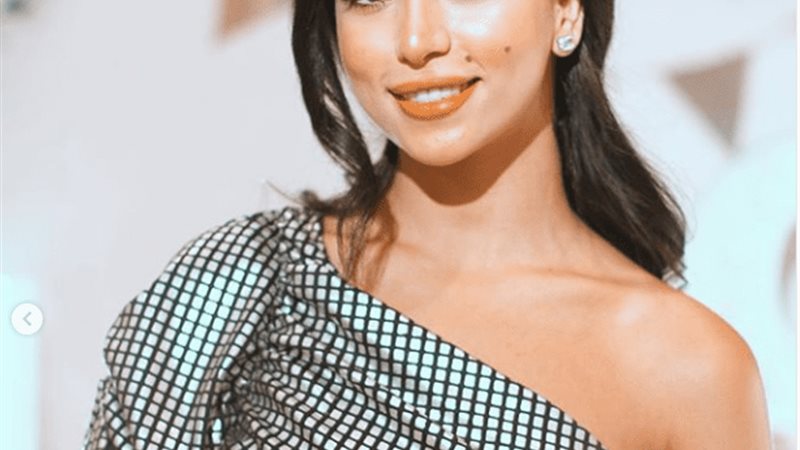 كارولين_عزمي
