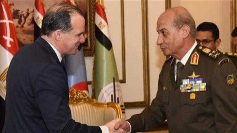 30544-30544-وزير-الدفاع-يلتقى-منسق-الشرق-الأوسط-وشمال-أفريق