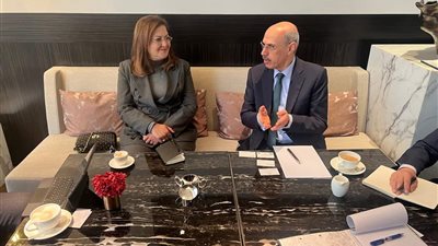 «السعيد» تبحث سبل التعاون مع رئيس مجموعة البنك الإسلامي للتنمية