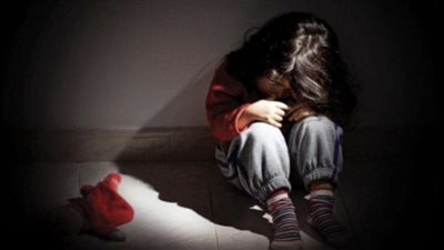 لامس أجزاء من جسدها.. المشدد لعاطل هتك عرض طفلة في عين شمس