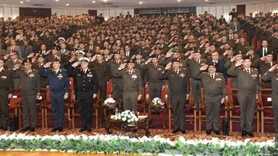 وزير الدفاع يشهد مناقشة البحث الرئيسي لإدارة الشؤون المعنوية للقوات المسلحة