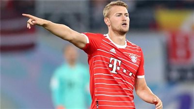 ضربة قوية تهز دفاع بايرن ميونيخ قبل قمة ريال مدريد بدوري أبطال أوروبا 