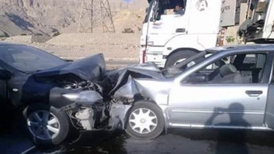 إصابة 6 أشخاص في حادث تصادم سيارتين أعلى الطريق الإقليمي