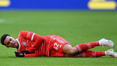 مغادرة موسيالا عن معسكر المانشافت بعد الشد العضلي