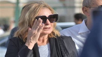 بعد 10 أشهر من رحيله.. وفاة والدة الفنان الراحل هشام سليم