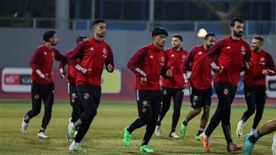 تدريبات بدنية للمستبعدين من مباراة الأهلي والإسماعيلي بالدوري المصري 