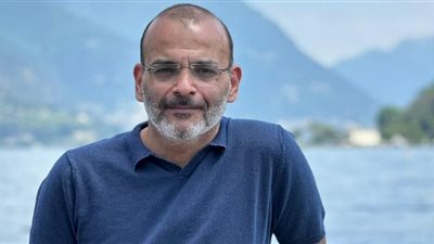 أيمن بهجت قمر ضمن الفائزين في استفتاء مجلة رولنج ستون