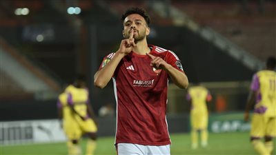 الإشارة بالسكوت... قرار مفاجئ من الأهلي تجاه صلاح محسن