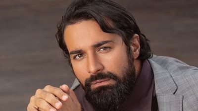 حسن المصري.. أحمد حاتم يروّج لـ أحدث أعماله الفنية