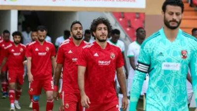من يقود هجوم الأهلي في مباراة الهلال المصيرية؟