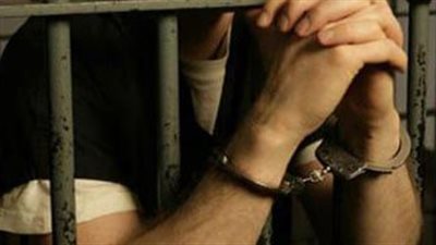 سلاح أبيض وراء تهشم رأس عامل على يد بائع خضار بالدقهلية