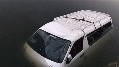 بالأسماء.. إصابة 6 أشخاص جراء انقلاب ميكروباص في ترعة الإبراهيمية