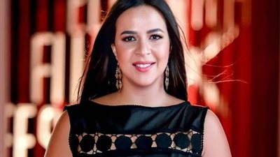 قلادة فادي تحمل السر وراء إطلالة إيمي سمير غانم