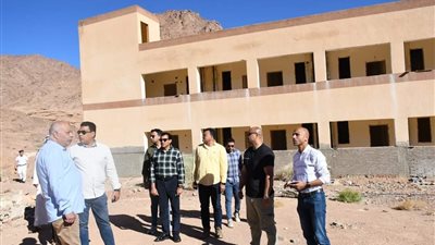 أشرف صبحي في جولة تفقدية لـ معسكرات أبطال مصر المشاركة في الماراثون