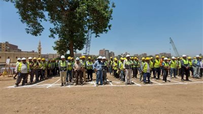 «وزير الري» مشروع قناطر ديروط يطبق معايير السلامة المهنية
