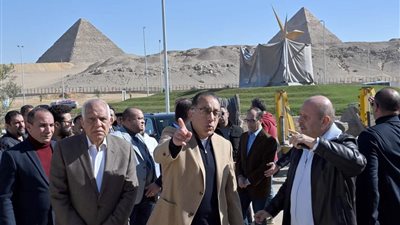 مدبولي يتفقد مشروعات تطوير المنطقة المحيطة بالمتحف المصري