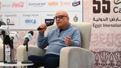 خيري بشارة يتحدث عن بدايته في السينما بمعرض الكتاب 