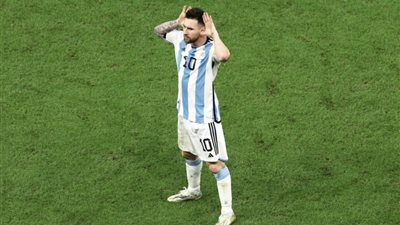 ليونيل ميسي يُلقي الضوء على خلافاته مع فان خال وفيجورست