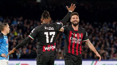 ميلان يسحق نابولي بأربعة أهداف في مباراة مثيرة بـ الكالتشيو