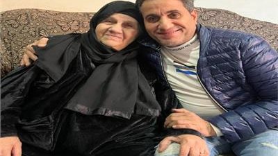 وفاة والدة المطرب أحمد شيبة بعد صراع مع المرض