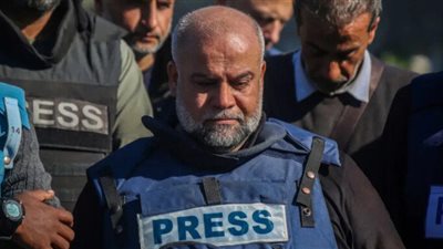 آلام مُرّة.. الموت يفجع الصحفي الفلسطيني وائل الدحدوح