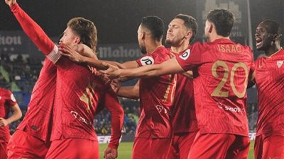 إشبيلية ضيفآ علي رايو فاليكانو في لقاء الهروب من الهبوط