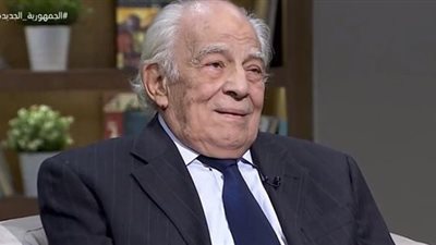 رشوان توفيق: أعطي لأولادي حياتي كلها ولم أتأخر عنهم يومًا