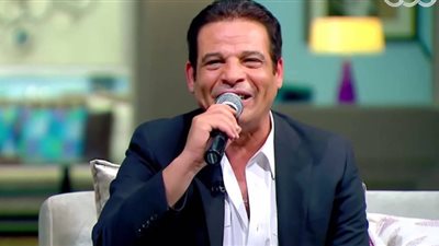 الموت يفجع حكيم فى صديقه المقرب