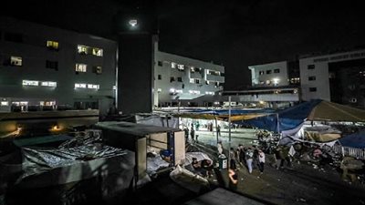 مصادر إعلامية : الكيان الإسرائيلي يستهدف بشكل مباشر مجمع الشفاء الطبي