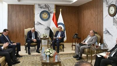 «الملا» يبحث مع مسئولي «أباتشي» مد أنشطة التنقيب عن الغاز