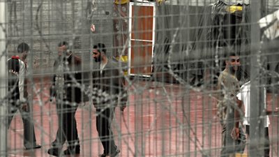 شؤون الأسرى: الاحتلال الصهيونى عزل المعتقلين عن العالم الخارجي بشكل كامل