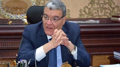 فرحات يتابع إنتظام إجراءات قيد الطلاب بـ جامعة المنيا الأهلية