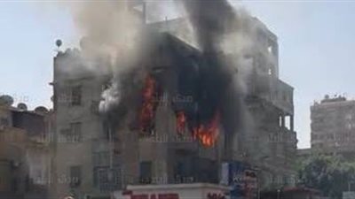 حريق هائل يلتهم عقار شهير في منيل الروضة