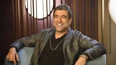 معجبات تقتحمن حفل وائل كفورى في فرنسا