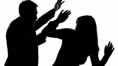 ربة منزل تُحرر محضرا ضد طليقها بتهمه التعدي عليها بالضرب