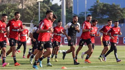 كولر يعيد نجم الأهلي للتشكيل الأساسي بالموسم الجديد.. ويطيح بالآخر