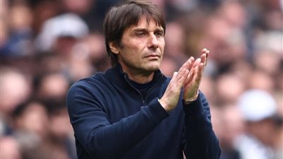 الايطالي كونتي يتقدم بطلب تولي تدريب برشلونة