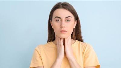 التهاب الحلق.. أسبابه وعلاجه بمشروبات ساخنة وطرق الوقاية