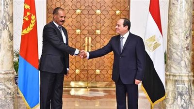 عودة السيسي إلى أرض الوطن بعد حضور القمة المصرية الإريترية