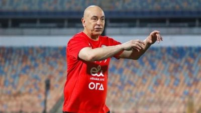 حسام حسن يطمئن على مرموش.. هل يلحق بالمنتخب؟