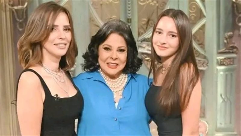 إيمان العاصي وابنتها