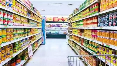 حملات تموينية مشددة لمصادرة السلع المهربة لـ السوق السوداء 