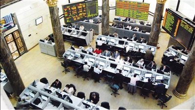 البورصة المصرية تغرم 8 شركات لـ مخالفة قواعد القيد