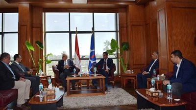 وزير التعليم العالي ومحافظ السويس يبحثان سبل تأمين جامعة الجلالة والارتقاء بالمنطقة