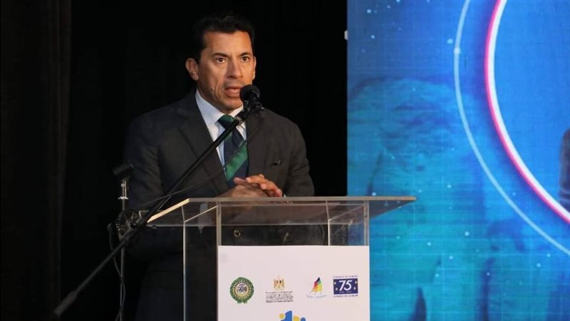  الدكتور أشرف صبحي